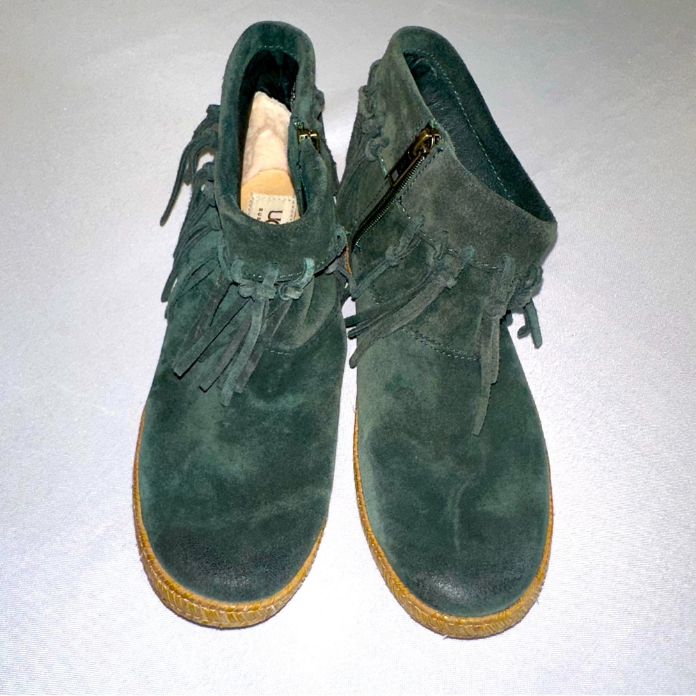 Ugg • Green Shenandoah Moccasins SZ 6 Fringe Suede Ankle Boot READ DESCRIPTION
